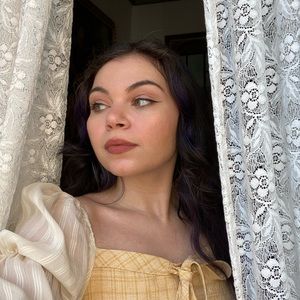 Meet your Posher, Daniela